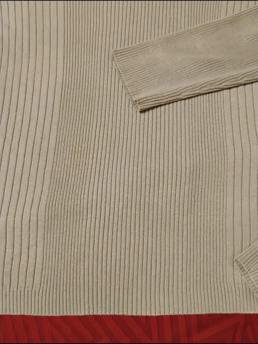Calvin Klein Ribbed V-Neck Sweater in Beige 22 inches p2p - Picture 7 of 7